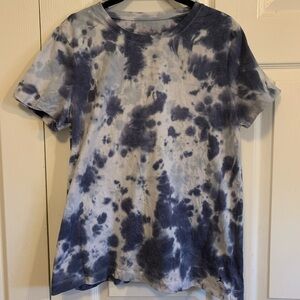 💜 2/$20 Danskin Now Navy blue and white self tie dyed tee